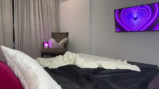 little fox alisa online show from 03/19/25, 12:15