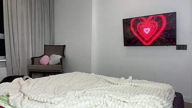 little fox alisa online show from 03/23/25, 12:15