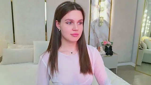 RihannaRose online show from 04/15/26, 07:58