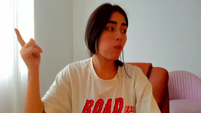AriaMontgomery online show from 06/16/26, 05:59