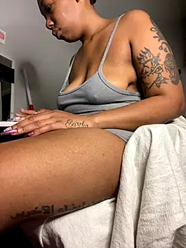 Snapshot of MsSapPhire500 chatting on 10/26/25, 12:16 MsSapPhire500 online show from 10/26/25, 12:16