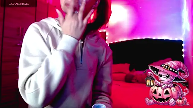 holy juli online show from 10/22/25, 03:40