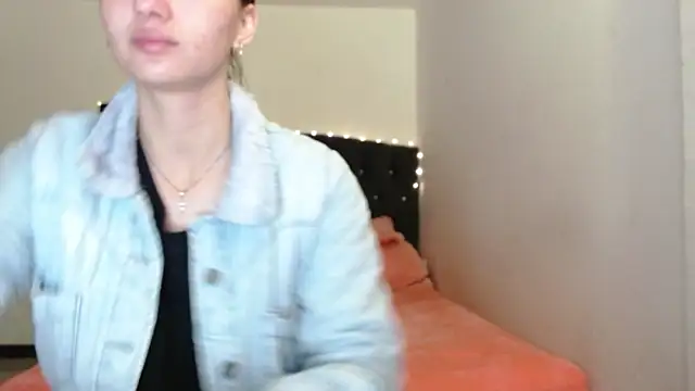 holy juli online show from 03/26/26, 05:13