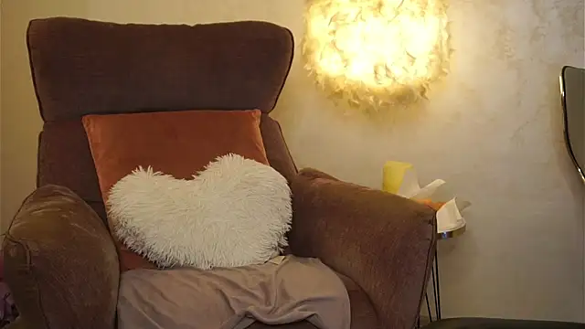 MiriamHazel online show from 12/13/24, 11:34