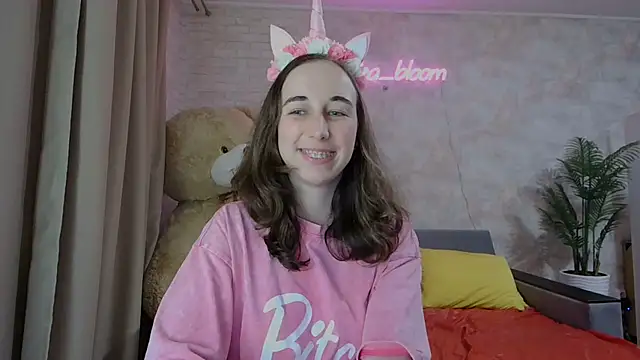 Anika bloom online show from 03/16/25, 06:09