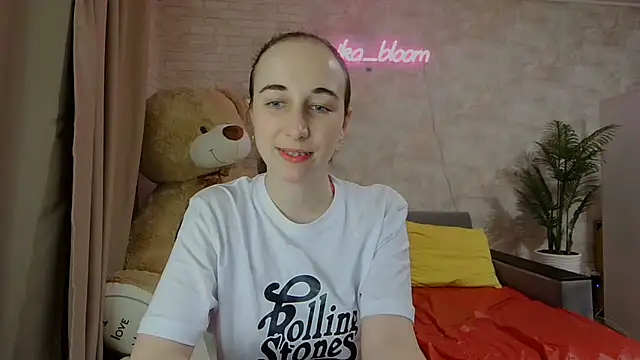 Anika bloom online show from 03/21/25, 01:24