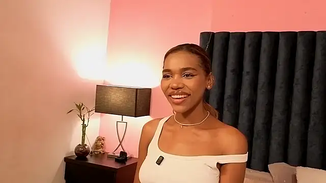 Lily Miiller online show from 09/12/25, 09:04