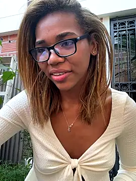 Lily Miiller online show from 12/14/25, 07:07