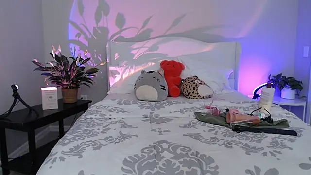 Snapshot of Sophieeestar chatting on 01/18/25, 01:19 Sophieeestar online show from 01/18/25, 01:19