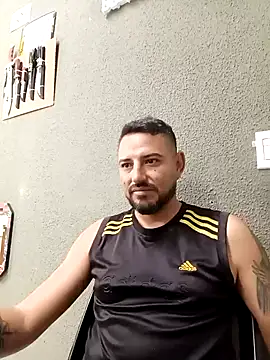 P4uzud4O online show from 04/15/26, 09:48