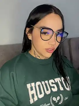 Nickiiiii online show from 02/07/25, 04:59