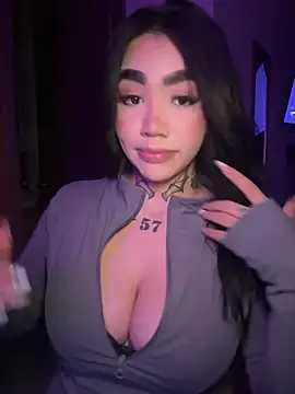 Nickiiiii online show from 04/01/26, 06:14