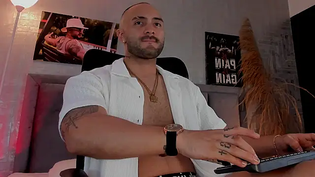Snapshot of JeanColleman chatting on 09/24/25, 03:43 JeanColleman online show from 09/24/25, 03:43