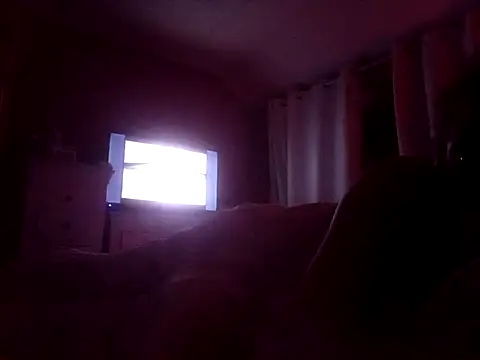 Snapshot of Fiesty_findom40 chatting on 10/16/25, 01:28 Fiesty findom40 online show from 10/16/25, 01:28