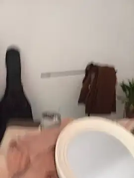 Snapshot of LaCristinatrans chatting on 11/03/25, 08:43 LaCristinatrans online show from 11/03/25, 08:43