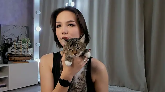 Snapshot of Tate_Angel chatting on 10/11/25, 06:06 Tate Angel online show from 10/11/25, 06:06