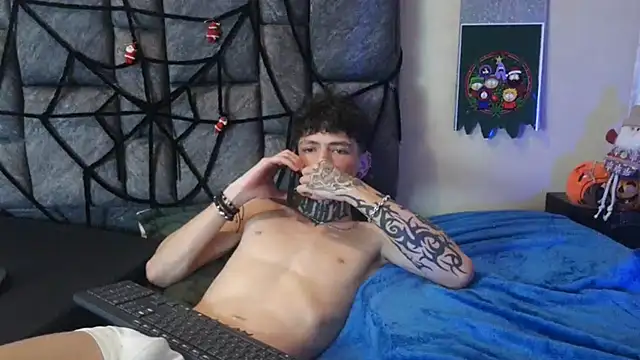 Snapshot of Dan_brownn chatting on 12/11/24, 10:06 Dan brownn online show from 12/11/24, 10:06