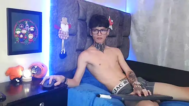 Snapshot of Dan_brownn chatting on 12/28/24, 07:43 Dan brownn online show from 12/28/24, 07:43