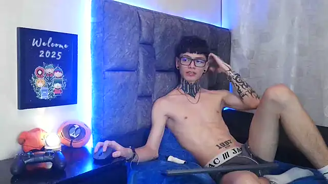 Snapshot of Dan_brownn chatting on 01/03/25, 03:38 Dan brownn online show from 01/03/25, 03:38