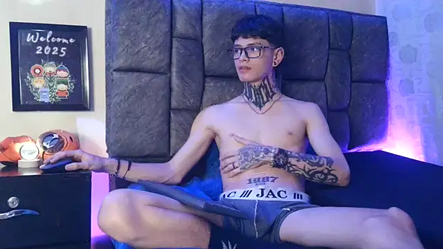 Snapshot of Dan_brownn chatting on 02/04/25, 03:00 Dan brownn online show from 02/04/25, 03:00