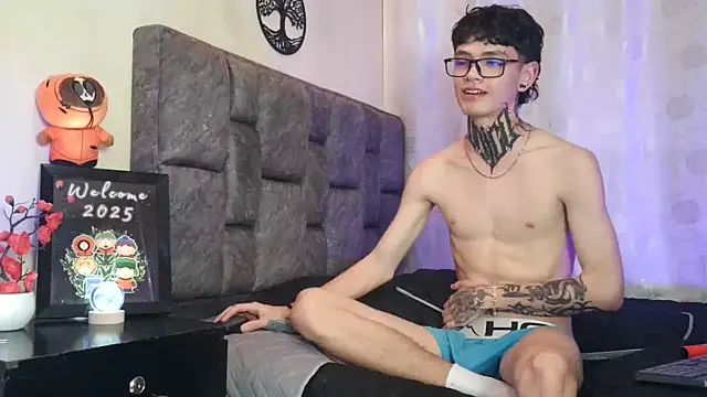 Snapshot of Dan_brownn chatting on 02/06/25, 08:23 Dan brownn online show from 02/06/25, 08:23