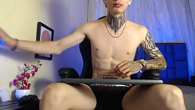 Snapshot of Dan_brownn chatting on 09/26/25, 01:09 Dan brownn online show from 09/26/25, 01:09