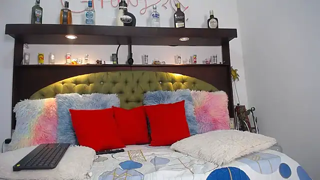 EMILY ROUSSE71 online show from 03/02/25, 09:11