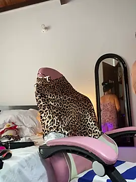 Sharongirl07 online show from 05/08/26, 12:10