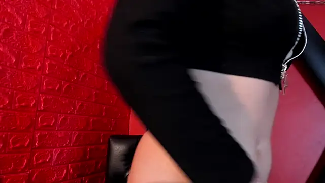 Monttserratt online show from 10/27/25, 07:18