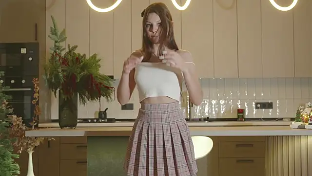 whisper of love online show from 12/14/25, 02:17