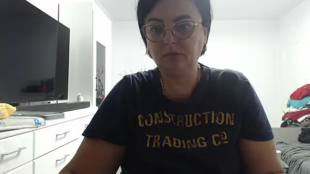 Amandamuller1982 online show from 09/17/25, 09:49