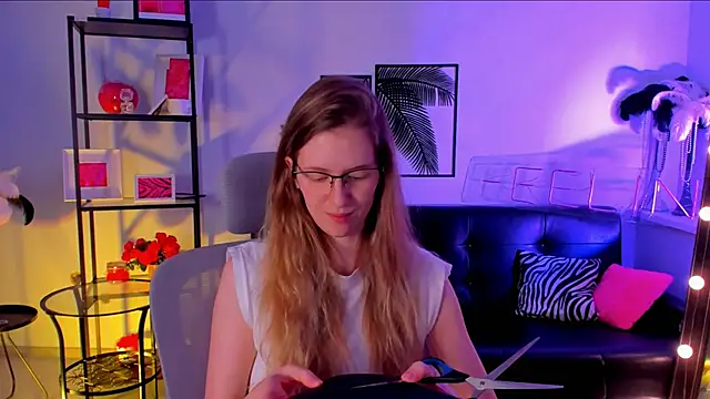 Sharon Evansi online show from 03/14/25, 05:57