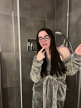 AdelinaAlia online show from 11/18/25, 10:52