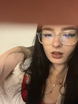 Snapshot of AdelinaAlia chatting on 05/19/26, 08:15 AdelinaAlia online show from 05/19/26, 08:15