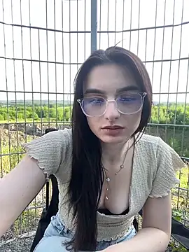 Snapshot of AdelinaAlia chatting on 05/21/26, 04:14 AdelinaAlia online show from 05/21/26, 04:14
