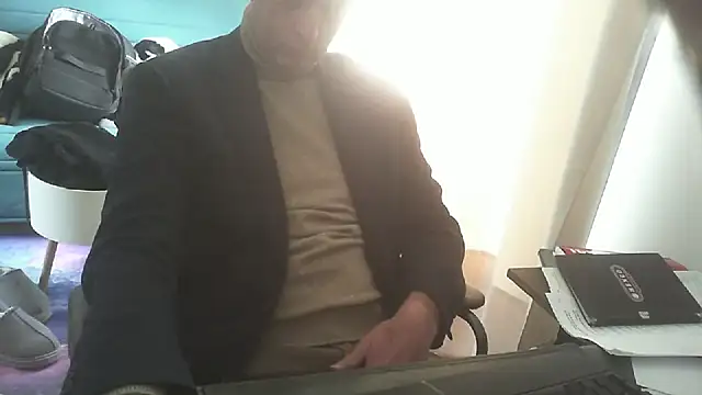 shyfrenchcock1 online show from 03/18/25, 12:36