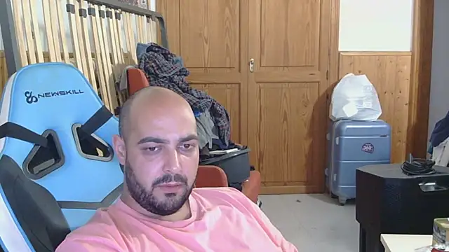 Snapshot of chicomallorca96 chatting on 04/27/26, 03:10 chicomallorca96 online show from 04/27/26, 03:10