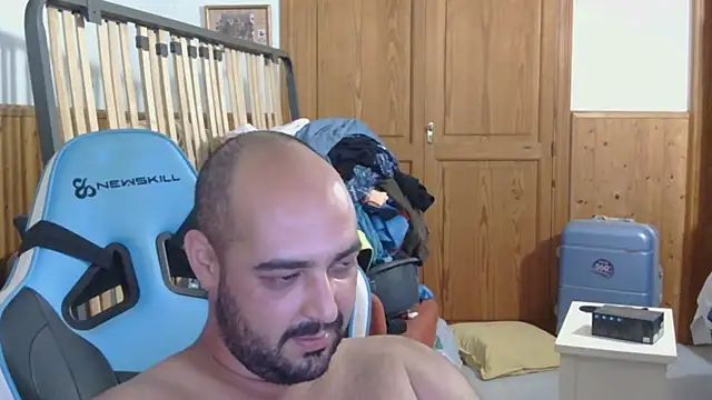 Snapshot of chicomallorca96 chatting on 08/02/26, 03:10 chicomallorca96 online show from 08/02/26, 03:10
