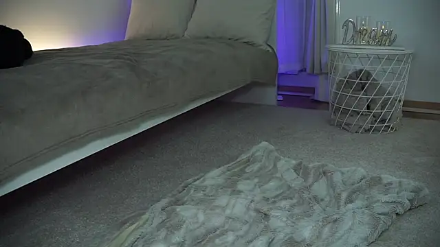 ZoeeZolton online show from 02/11/25, 09:03