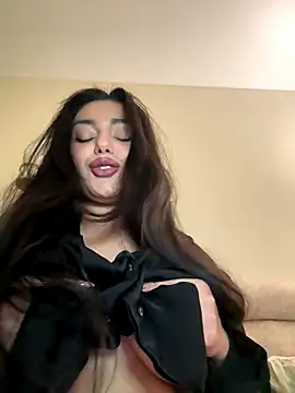 Snapshot of Sweet_Khalifa_ chatting on 11/24/25, 03:45 Sweet Khalifa online show from 11/24/25, 03:45