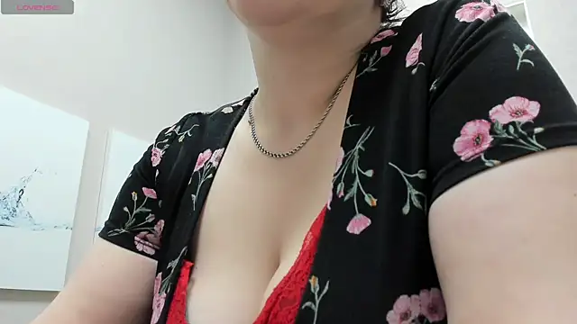 Snapshot of Dolorys chatting on 12/15/24, 05:45 Dolorys online show from 12/15/24, 05:45