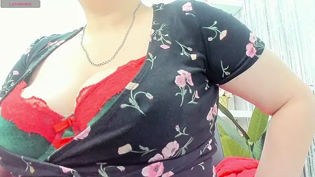 Snapshot of Dolorys chatting on 03/02/25, 05:44 Dolorys online show from 03/02/25, 05:44