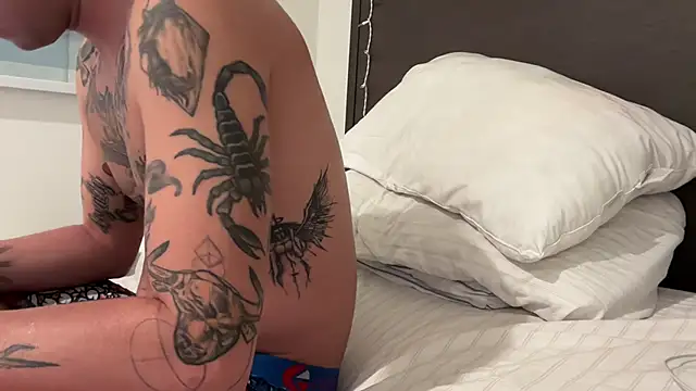 Snapshot of Youngjoshy chatting on 12/18/24, 12:40 Youngjoshy online show from 12/18/24, 12:40