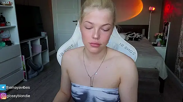 Maya Rave online show from 04/21/26, 03:24