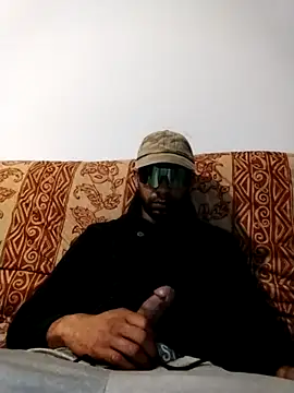 Snapshot of mehdi-l7away chatting on 04/23/26, 04:57 mehdi-l7away online show from 04/23/26, 04:57