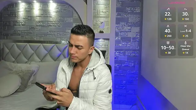 Snapshot of Aron_Bolt chatting on 02/27/25, 02:10 Aron Bolt online show from 02/27/25, 02:10