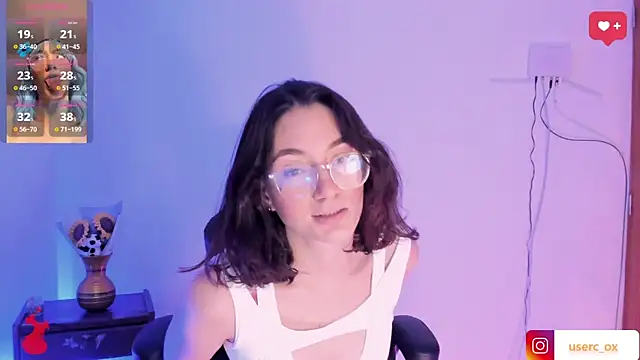 Snapshot of haanna_thompsoon chatting on 12/27/24, 09:43 haanna thompsoon online show from 12/27/24, 09:43