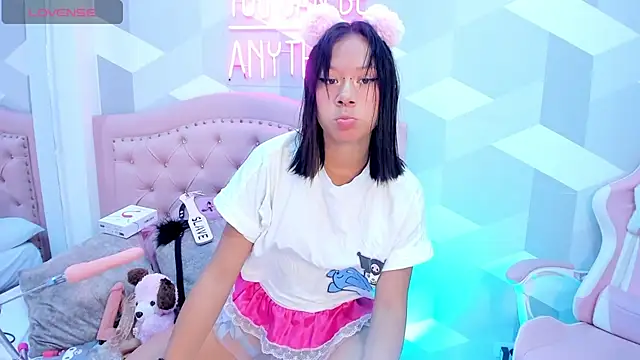AikoLee  online show from 02/10/25, 10:51
