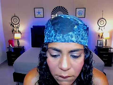 Edelaine rogers online show from 04/22/26, 05:10