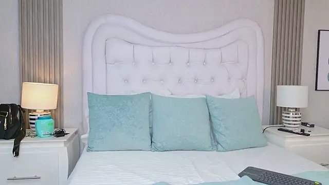 HazelMoret online show from 02/21/26, 03:18